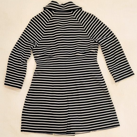 Size XS: CAbi Maritime Trench Coat Style 5151 - Picture 3 of 4